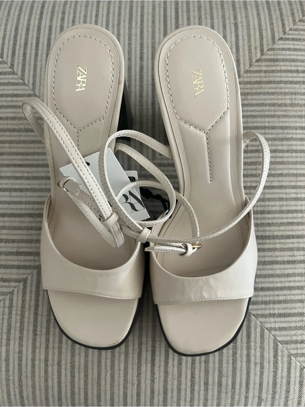 NWT Zara Leather Ecru Platform Block Heel Sandals 9